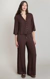Blouse à manches larges Dex, coloris chocolat foncé, vêtement porté en tenue