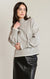 Chandail à col roulé avec surpiqûres Dex, coloris gris chiné clair, vêtement porté