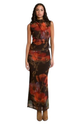 Jupe longue fluide à motif floral Dex, coloris brun à fleurs orange et rouges, vêtement porté en tenue