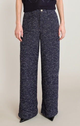 Pantalon en bouclé Dex, coloris bleu marine chiné, vêtement porté