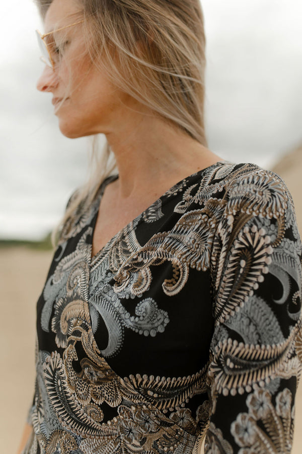 Robe Mattawin Paisley