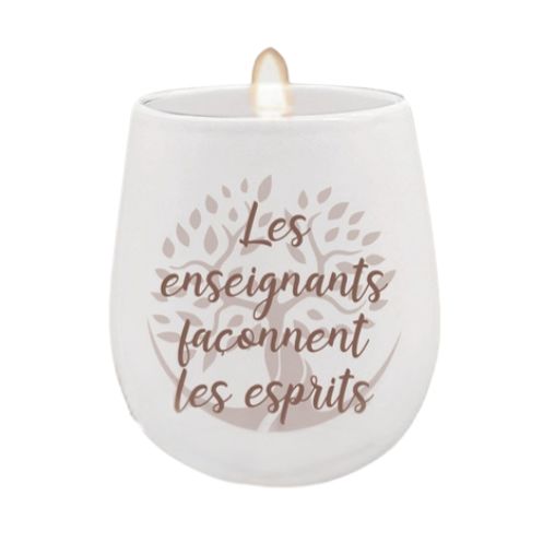 Chandelle : Les enseignants façonnent les esprits