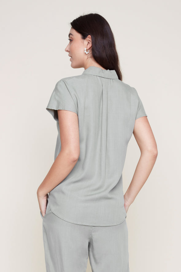 Blouse verte de dos