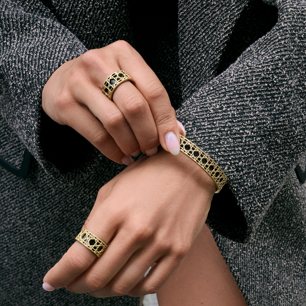 Bague Noor de Mia porté sur mannequin