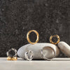 Bague Thora de Mia, présentation avec d’autres bijoux de la collection