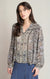 Blouse à imprimé orchidées Dex, coloris imprimé orchidées marron et bleu pâle, vêtement porté