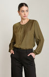 Blouse boutonnée à l’avant Dex, coloris olive, vêtement porté