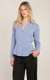 Blouse fluide Dex, coloris acier, vêtement porté