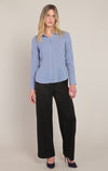 Blouse fluide Dex, coloris acier, vêtement porté en tenue