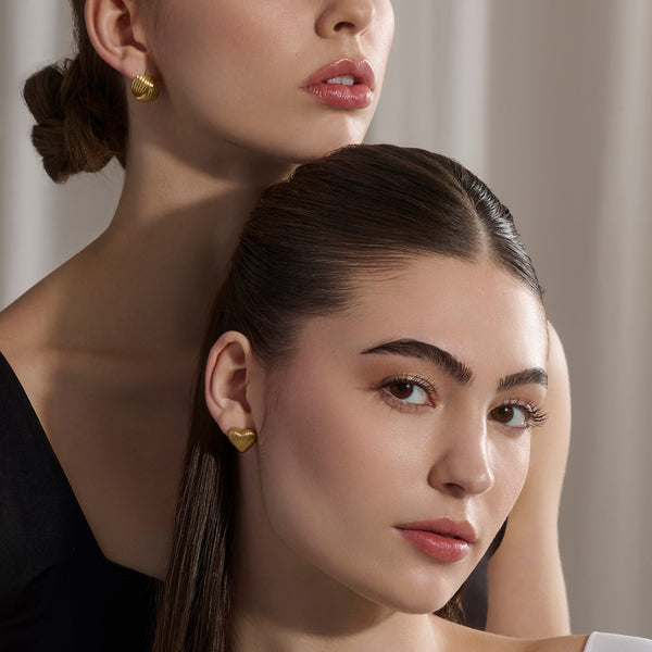 Boucles d’oreilles fixes Passion de Mia porté sur mannequin