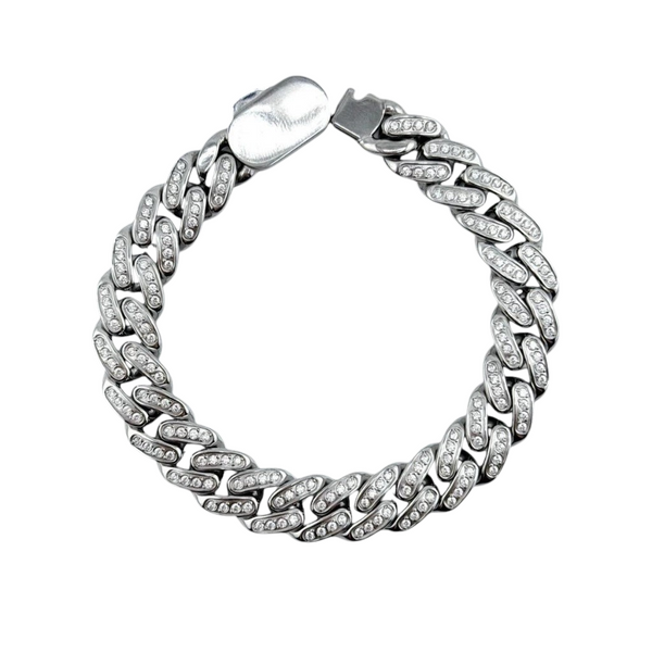 Bracelet Ambition 12 mm AJ&Co, finition argentée, vue en biais des maillons sertis de zircons.