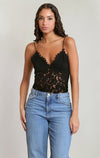 Camisole brodée Dex, coloris noir, vêtement porté