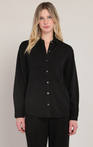 Chemise en scuba Dex, coloris noir, vêtement porté