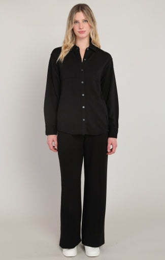 Chemise en scuba Dex, coloris noir, vêtement porté en tenue