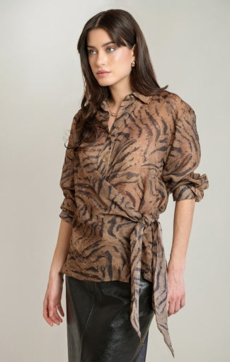 Chemise portefeuille à imprimé animal Dex, coloris imprimé animal brun, autre vue du vêtement porté