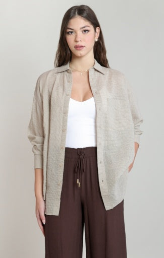 Chemise texturée surdimensionnée Dex, coloris beige, vêtement porté