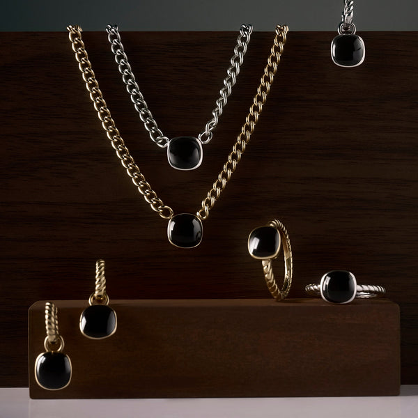 Collier Alexandria de Mia, présentation avec d’autres bijoux de la collection