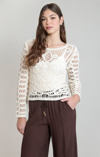 Haut au crochet boutonné Dex, coloris écru, vêtement porté