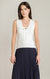 Haut en tricot à bord festonné Dex, coloris crème, vêtement porté