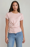 Haut portefeuille croisé à boutons Dex, coloris rose doux, vêtement porté