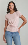Haut portefeuille croisé à boutons Dex, coloris rose doux, vêtement porté en tenue