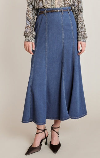 Jupe en denim ceinturée Dex, coloris délavé bleu moyen, vêtement porté