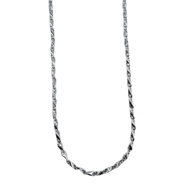 La Maison du Bleuet silver twisted link chain necklace made of 316L stainless steel with a polished finish.