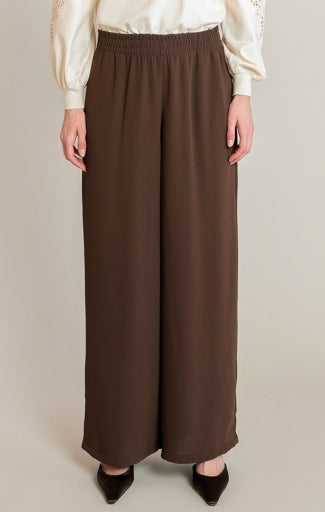 Pantalon à enfiler à jambe large Dex, coloris brun, vêtement porté