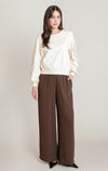 Pantalon à enfiler à jambe large Dex, coloris brun, vêtement porté en tenue
