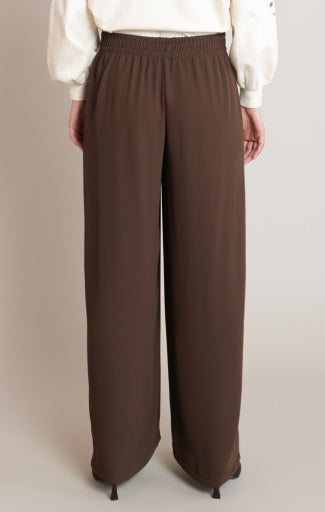 Pantalon à enfiler à jambe large Dex, coloris brun, vue de dos
