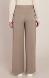 Pantalon en sergé à poches Dex, coloris taupe chaud, vue de dos