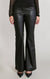 Pantalon en similicuir Dex, coloris noir, vêtement porté