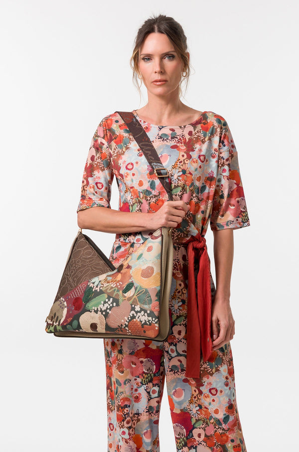 Grand sac à bandoulière Anekke Blossom – porté à la main