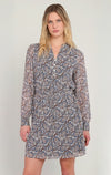 Robe ceinturée à boutons Dex, coloris paisley bleu/marron, vêtement porté