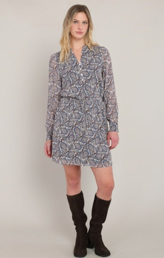 Robe ceinturée à boutons Dex, coloris paisley bleu/marron, vêtement porté en tenue