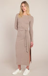 Robe longue nouée à la taille Dex, coloris brun doux, vêtement porté