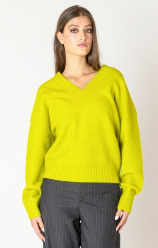 Soft sweater with ribbed edges