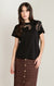 T-shirt à broderie en dentelle Dex, coloris noir, vêtement porté