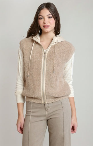 Veste en bouclé à capuchon Dex, coloris beige, vêtement porté